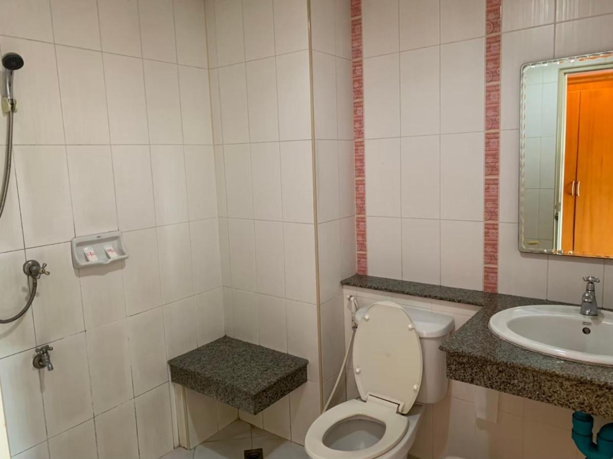 Aparthotel Pat Place Chiang Mai Zewnętrze zdjęcie